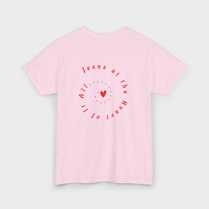 Camiseta "Jesús en el Corazón de Todo" para mujer: camiseta gráfica moderna para regalar, para usar en la calle y para el día a día.