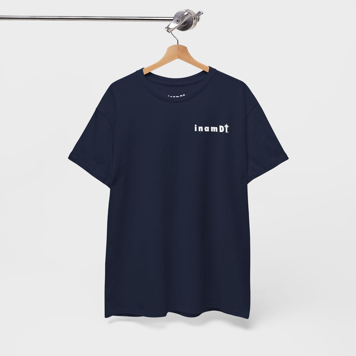 Camiseta cristiana para hombre «Jesús en el corazón de todo»: camiseta de algodón con un mensaje de fe.