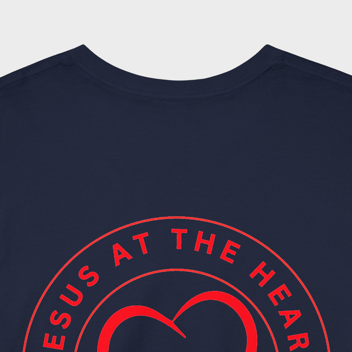Camiseta cristiana para hombre «Jesús en el corazón de todo»: camiseta de algodón con un mensaje de fe.