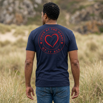 Camiseta cristiana para hombre «Jesús en el corazón de todo»: camiseta de algodón con un mensaje de fe.