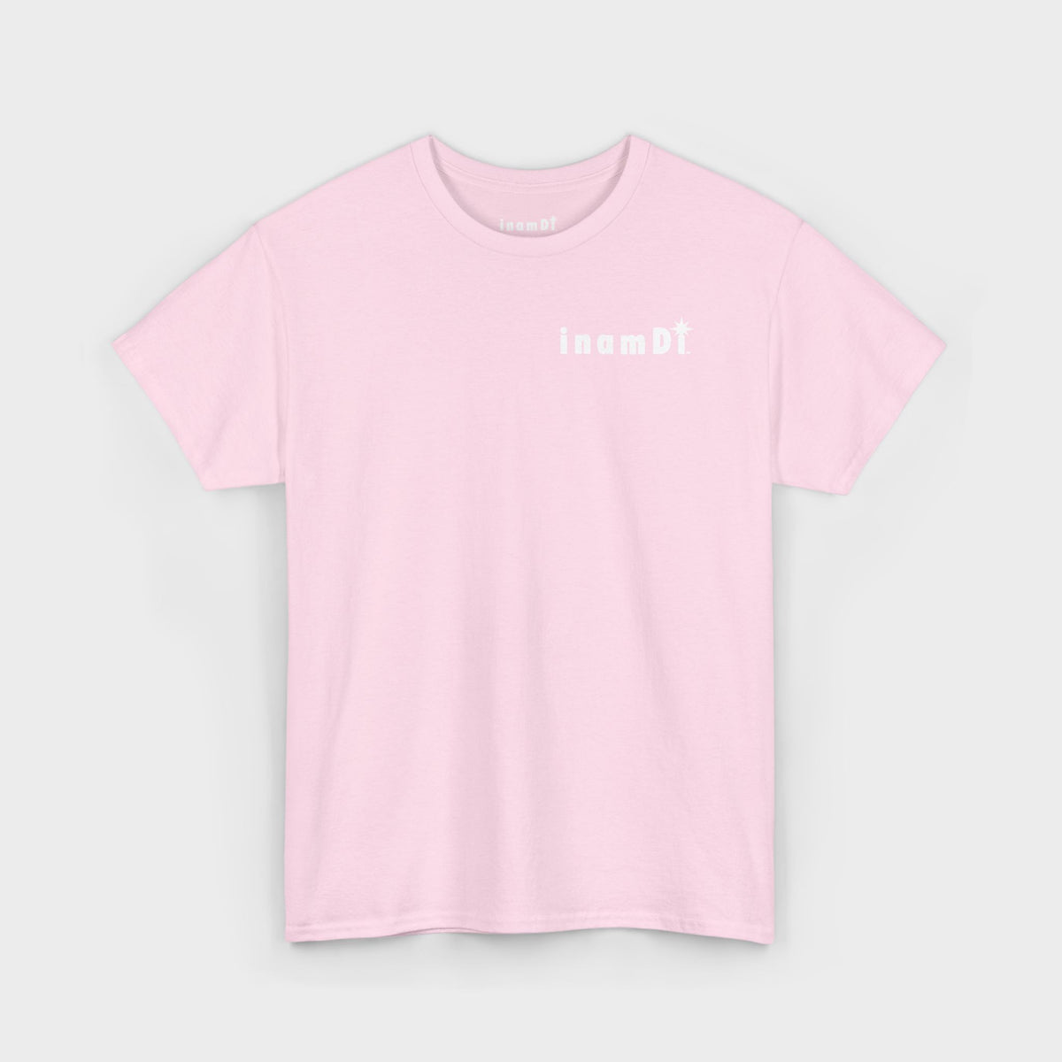 Camiseta "Jesús en el Corazón de Todo" para mujer: camiseta gráfica moderna para regalar, para usar en la calle y para el día a día.